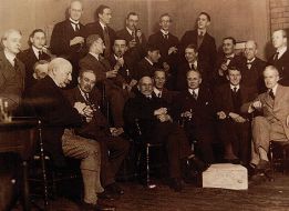 Brighton Arts Club members, including Charles Knight and Ginnett (second row, third figure from the right).